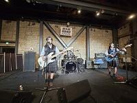 Plumberryの演奏の様子