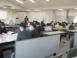 小学校学習指導部会の様子3