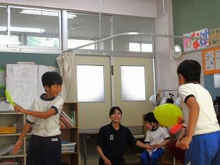 4年生　風船バレー
