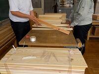 力を込めて結束中