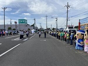 小山市・結城市の両市長に宣言文を提出しました。