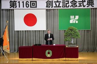 式辞を述べる三森校長