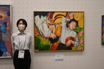 ２年福田眞央さんと全国高等学校総合文化祭出品作品
