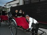 人力車で玄関横付け