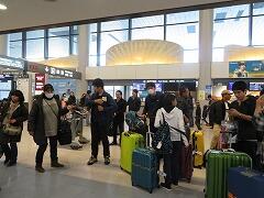 成田空港でお母さん方の対面