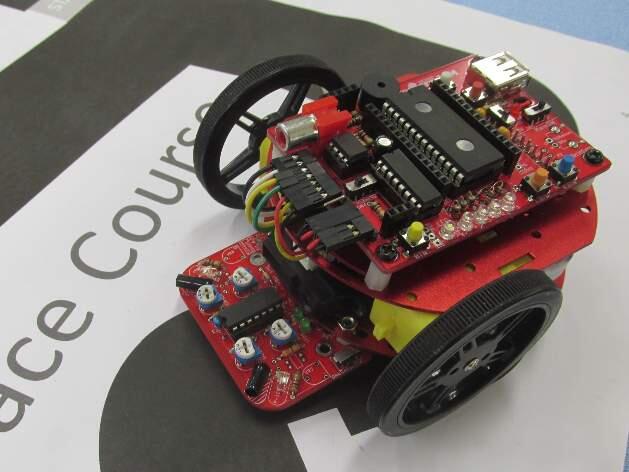 プログラミングロボットカーの画像