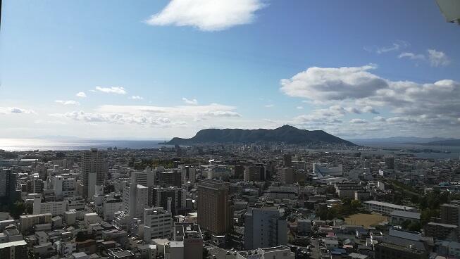 五稜郭タワーからみた函館山