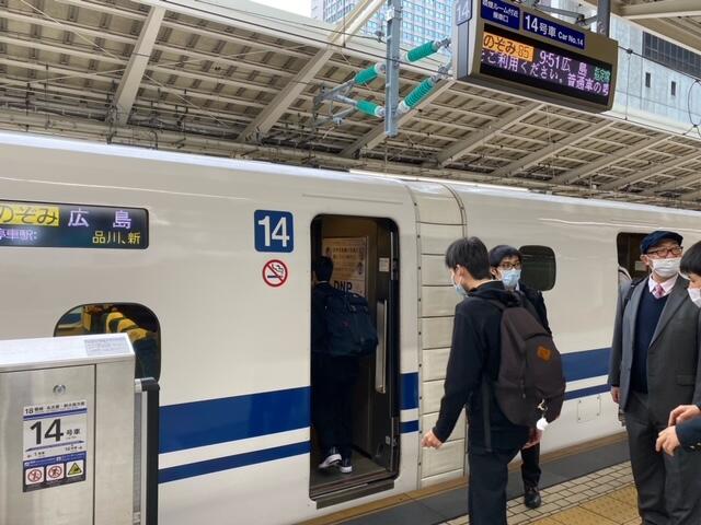 東京駅でのぞみに乗車