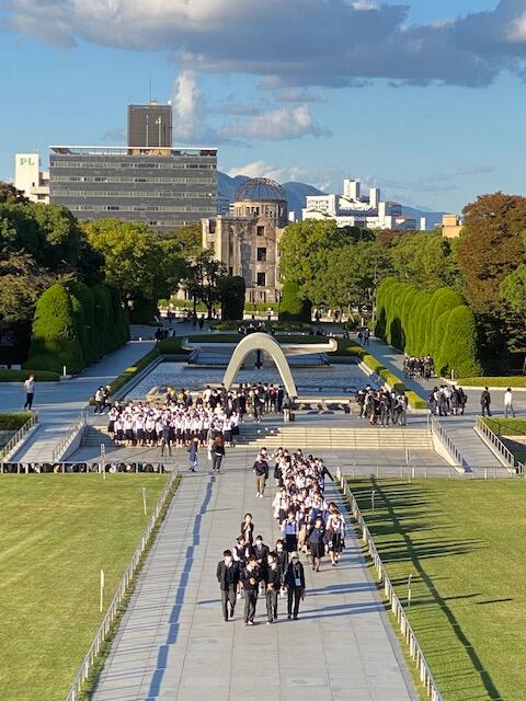 平和公園大通り