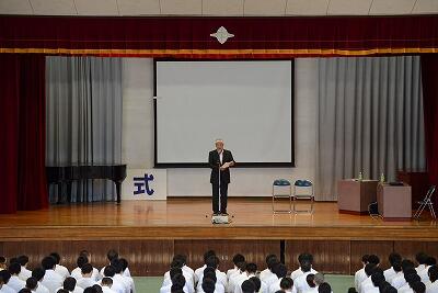 学校長挨拶及び講師紹介の写真